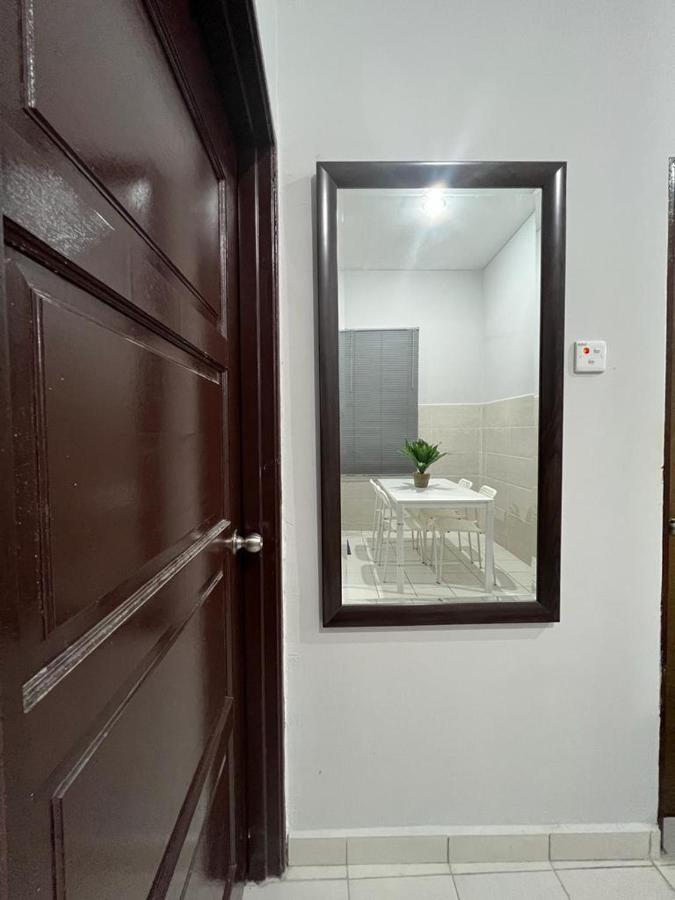 D'Sara Homestay Fully Furnished 3 Bedrooms All Aircond 2 Miles Centre Chukai Экстерьер фото