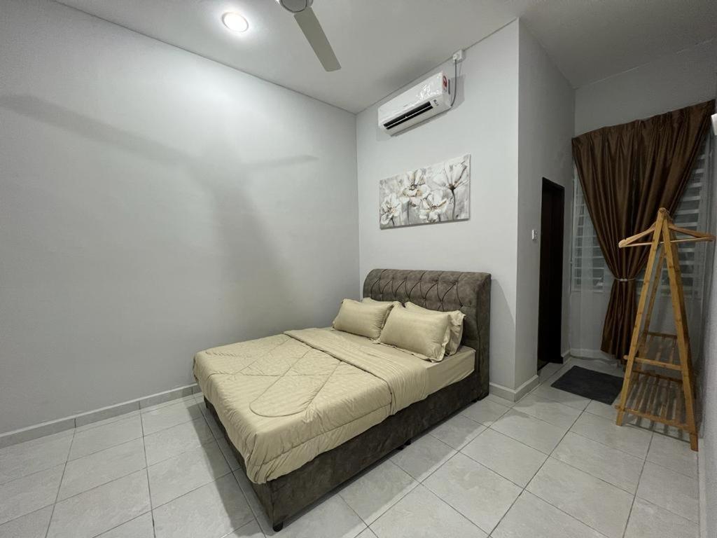 D'Sara Homestay Fully Furnished 3 Bedrooms All Aircond 2 Miles Centre Chukai Экстерьер фото