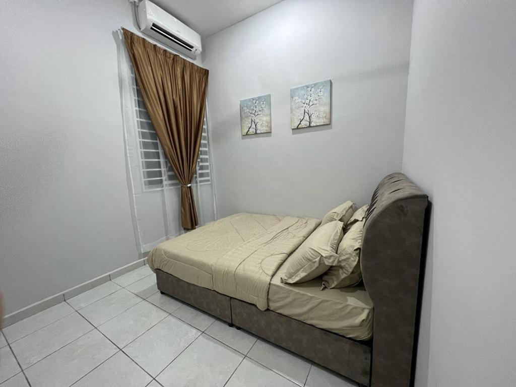D'Sara Homestay Fully Furnished 3 Bedrooms All Aircond 2 Miles Centre Chukai Экстерьер фото