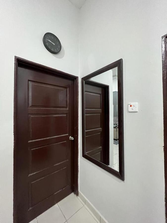 D'Sara Homestay Fully Furnished 3 Bedrooms All Aircond 2 Miles Centre Chukai Экстерьер фото
