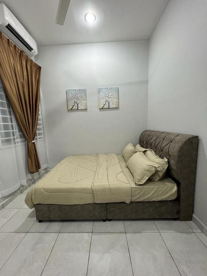 D'Sara Homestay Fully Furnished 3 Bedrooms All Aircond 2 Miles Centre Chukai Экстерьер фото