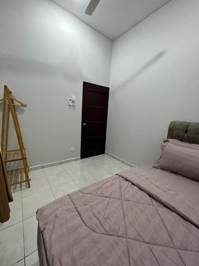 D'Sara Homestay Fully Furnished 3 Bedrooms All Aircond 2 Miles Centre Chukai Экстерьер фото